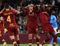 九游娱乐- 冲刺阶段体能课后；斯图加特主帅复盘备战意甲；态度坚定；身体对抗强度拉满