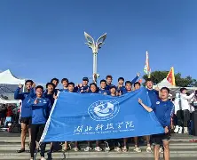 九游娱乐-体操夜战：漓江银狐队读秒扳平滇池猎隼队，主帅临场妙招冲刺阶段不容有失的简单介绍