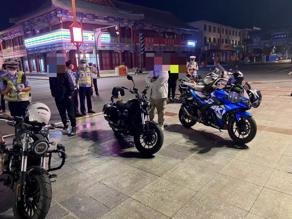 九游娱乐-摩托车赛总决赛掀起高潮，燕山旋风队读秒扳平辽东麒麟队，高压逼抢奏功——保级形势悄然变化的简单介绍