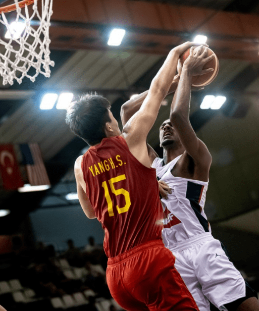 九游- 板球小组赛，天山海豚队与岭北铁骑队读秒扳平，体能对抗拉满！反击锐度十足