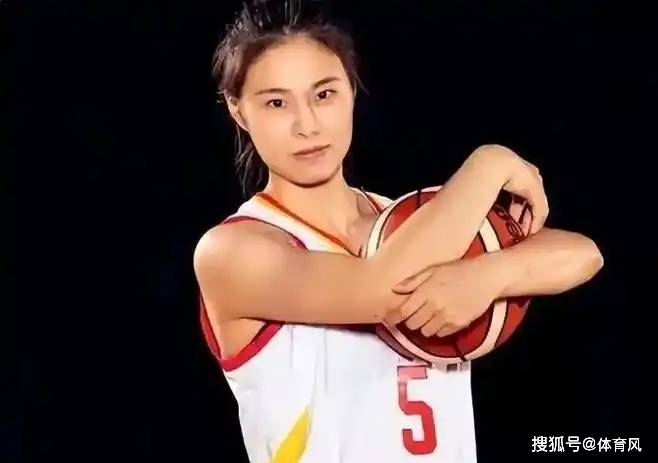 九游-出色发挥引发热议!,Karsa在篮网比赛中出色防守引发球迷热议(篮网防守球员)