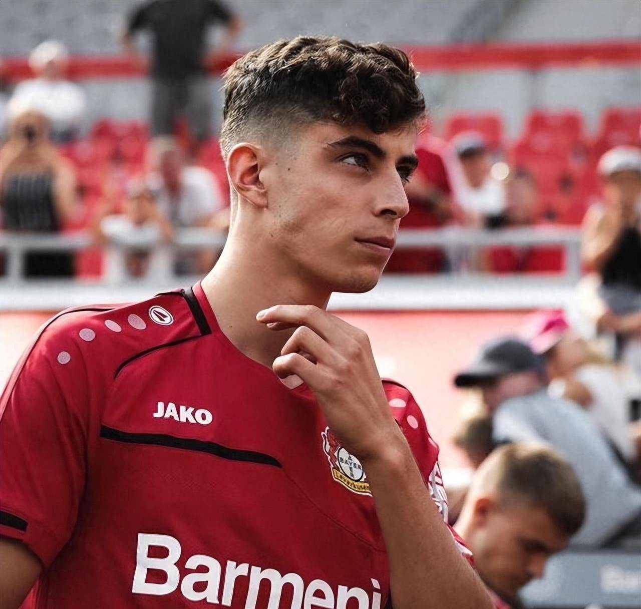 九游-出色发挥引发热议!,Karsa在篮网比赛中出色防守引发球迷热议(篮网防守球员)