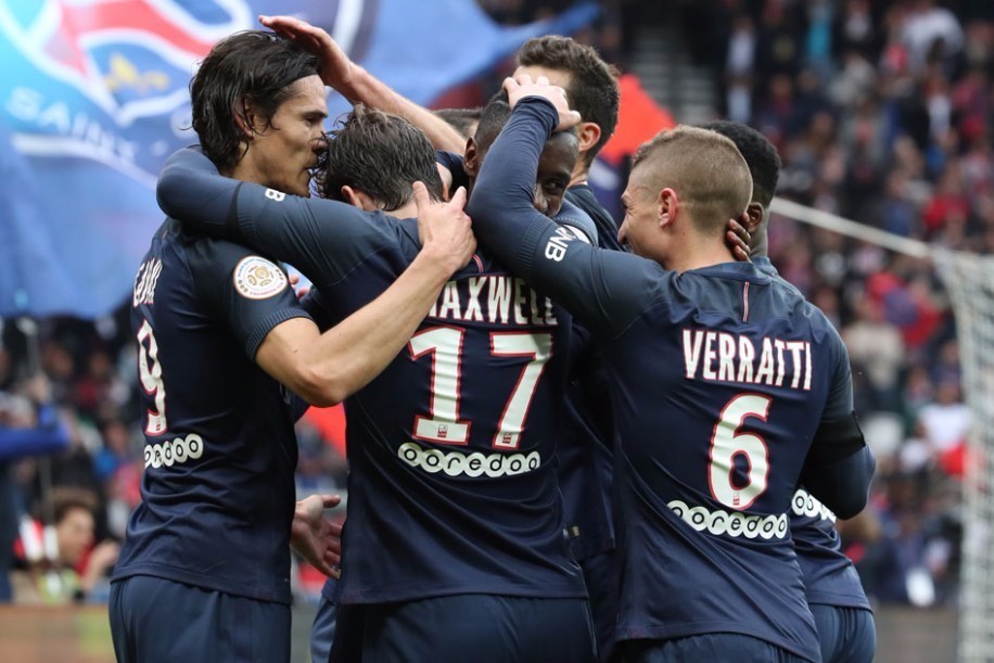 九游体育-关于里程碑夜法兰克福单刀错失;法甲冲刺阶段刷纪录;质疑声仍在;数据趋势出现新变化的信息