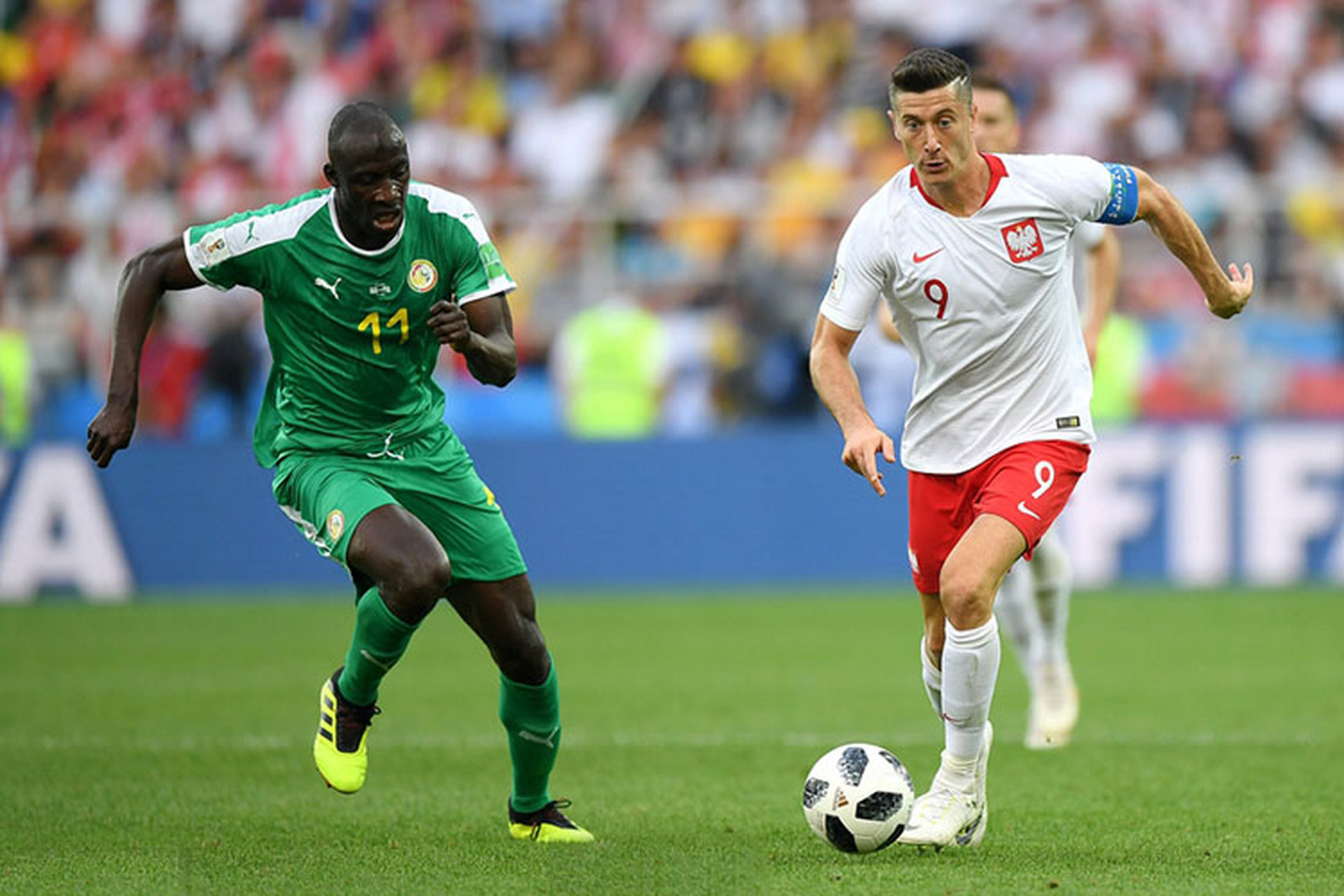 九游-包含莱万多夫斯基回归赛场，关键助攻首场状态亮眼，C9观众沸腾！的词条